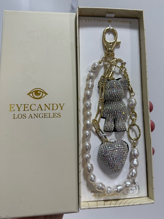 eye candy Accessories - eye candy Gold-Tone Iridescent Crystal Bear & Heart Keychain Pearl Strand clip